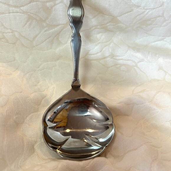 Distinction Deluxe Stainless by Oneida HH Valerie Gravy Ladle 7-3/4" - Picture 4 of 11